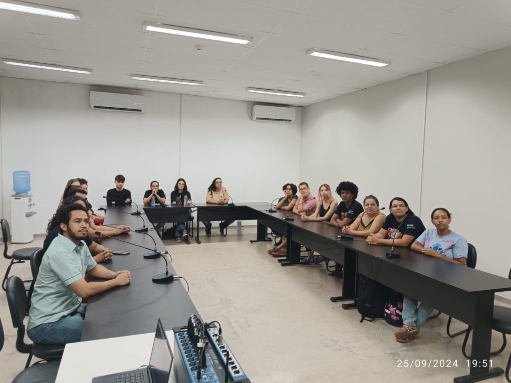 Estudantes de História em reunião com a Comissão do MEC